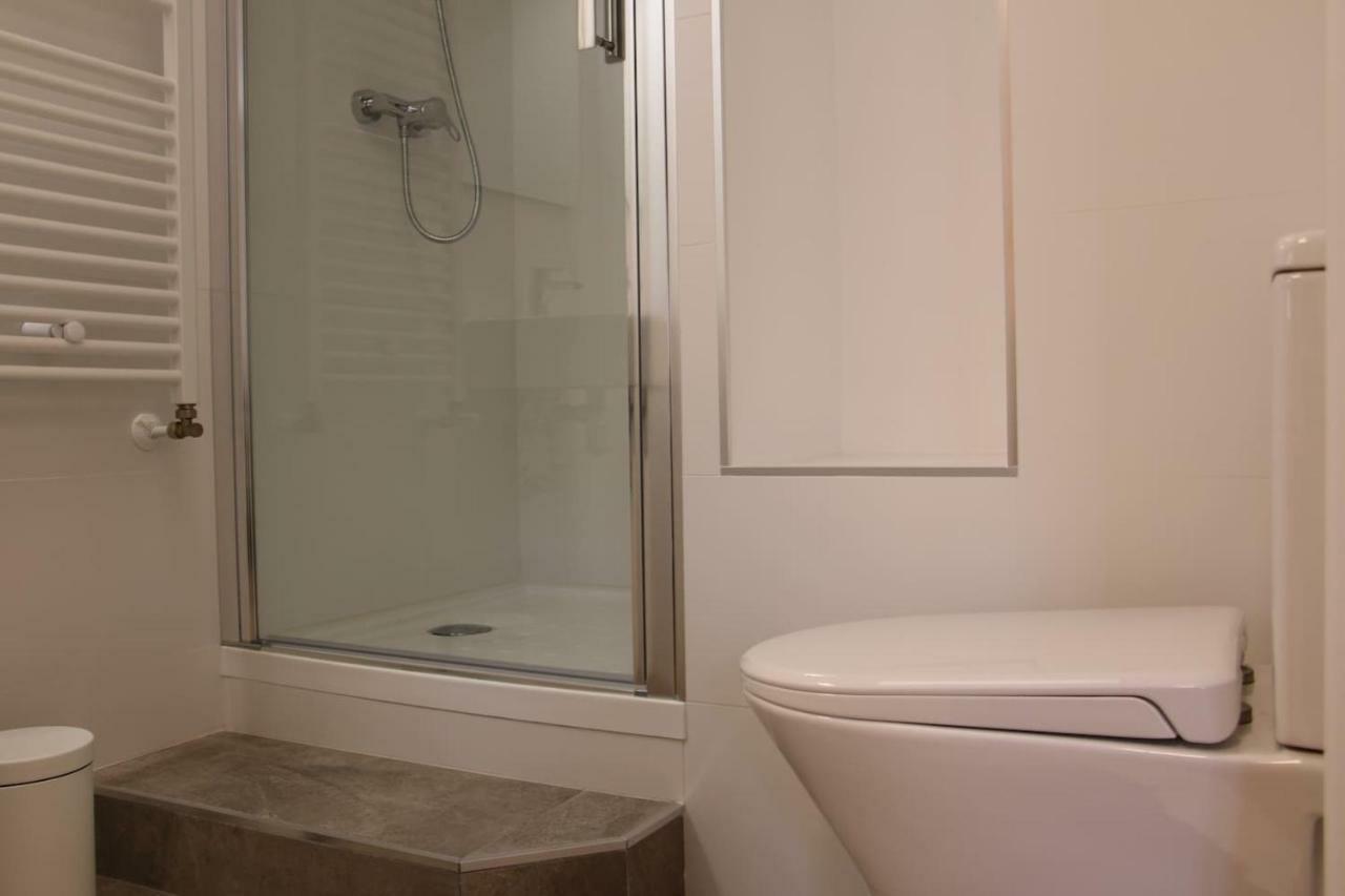Casa Tomas - Lovely Townhouse In كامبريلس المظهر الخارجي الصورة